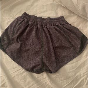 LULULEMON hotty hot short 2.5 inch